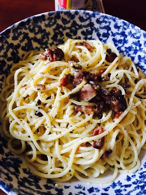 6-Ingredient Carbonara Sauce: Egg yolks, Cream, Grated Parmesan, Pepper ...