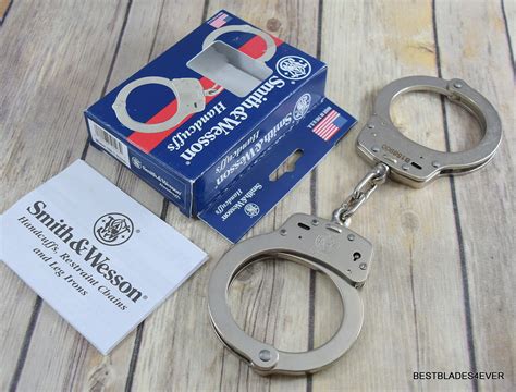 SMITH & WESSON TACTICAL PRO QUALITY HANDCUFF DOUBLE LOCKING TWO KEYS ...