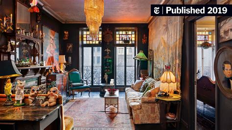 The Brilliantly Eccentric Apartments of the Chelsea Hotel, in Photographs - The New York Times