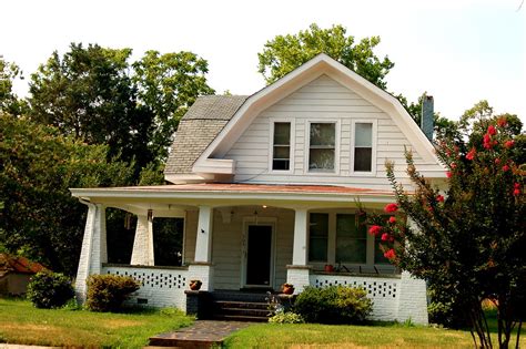 303 Overbrook Road | Front-facing L-shape Craftsman style ex… | Flickr