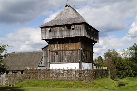 Medieval wooden castle in Bach Ritterburg free image download