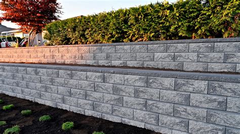 3 Things To Consider When Choosing Your Retaining Wall Material