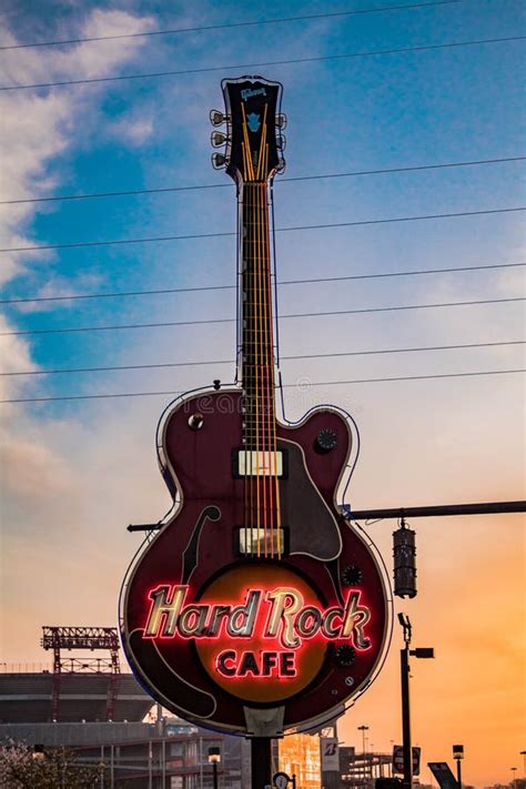 Hard Rock Cafe Guitar in Nashville TN Editorial Photo - Image of music, hard: 114892416