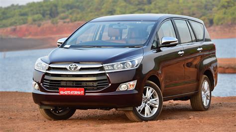 Toyota Innova Crysta 2016 STD Exterior Car Photos - Overdrive