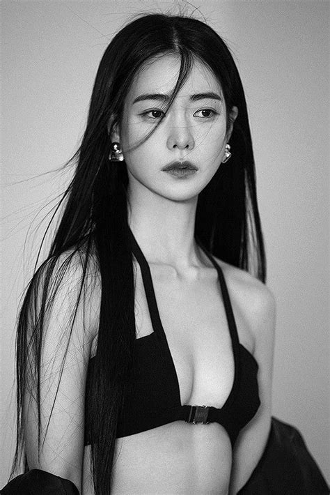 Im Ji Yeon Behind the scenes photos for Vogue Korea Feb. 2023 Korean Women, Korean Girl, Asian ...