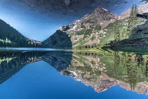 Reflection magic at Crater Lake near Aspen, Colorado [OC] [4000x2667] : EarthPorn