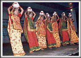 3.12.Bihar Folk dance | Indian dance, Folk dance, Dance of india