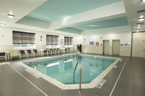 Book Hampton Inn & Suites by Hilton Thunder Bay in Thunder Bay | Hotels.com