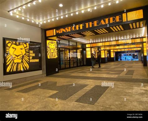 Lion king minskoff theatre hi-res stock photography and images - Alamy