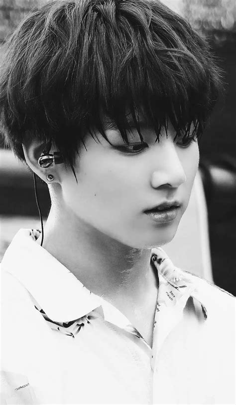 Jungkook black and white lockscreens | KOOKIE~ | BTS, Bts jungkook, Bts ...