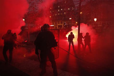 Hundreds of thousands protest proposed pension changes in France ...