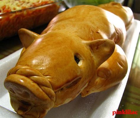 lechon (roasted pig) bread | Lechon, Animal shaped foods, Pig roast