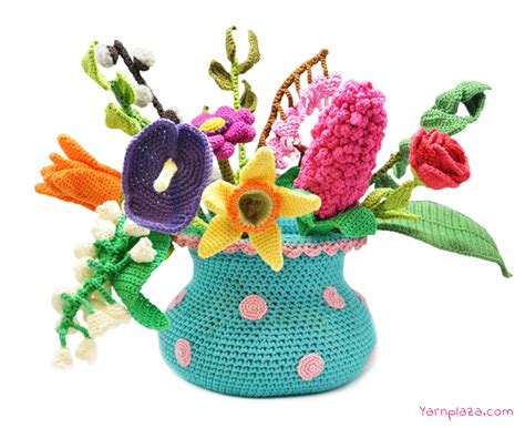 Crochet Along Vase and Flowers free Cal crochet patterns ⋆ Crochet Kingdom