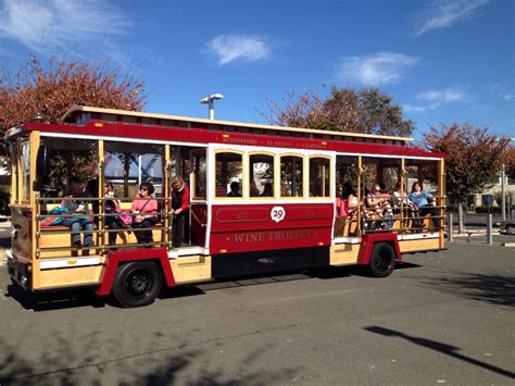 Napa Valley Wine Trolley - DoNapa