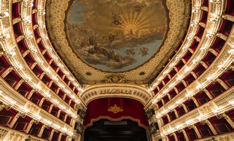 Teatro San Carlo di Napoli - Visite guidate - Orari di visita