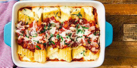 Best Cheese Manicotti Recipe - How To Make Cheese-Stuffed Manicotti