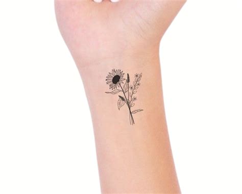 Details 90+ dainty sunflower tattoo super hot - in.cdgdbentre