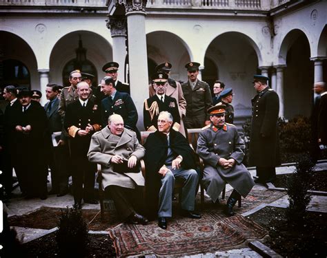 File:Yalta Conference 1945 Churchill, Stalin, Roosevelt.jpg - Wikipedia