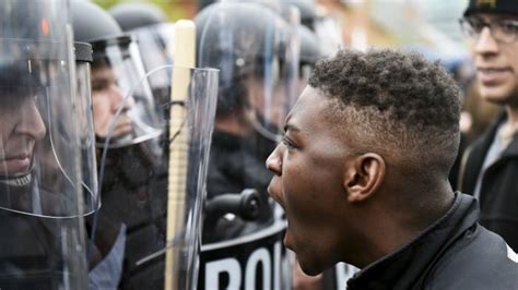 #FreddieGray Death Sparks Riots in Baltimore Against Police