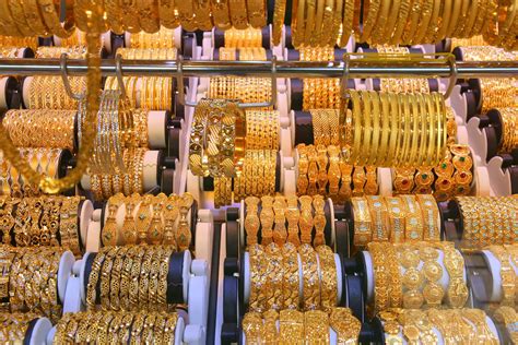 The Gold Souk of Dubai: the best place to buy gold!