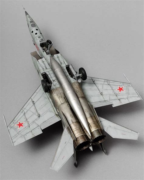 Mig-25RBT "Foxbat" - Model Aces