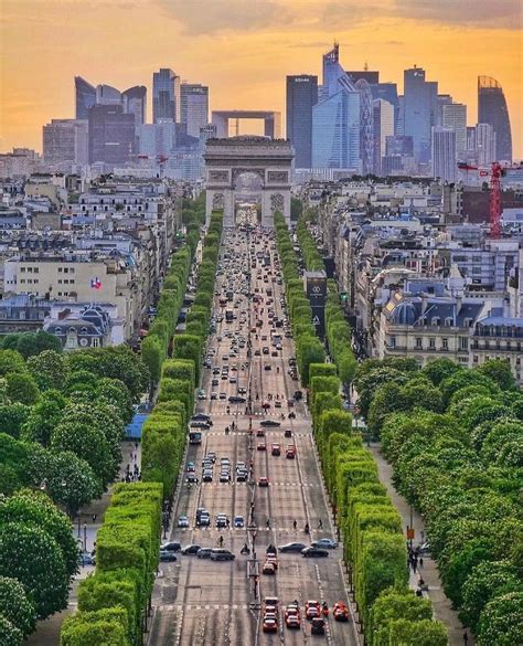 Paris_Tourisme Instagram. The Avenue des Champs-Elysees. | Paris ville ...