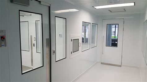 ISO 7 Sterile Compounding Cleanroom | MECART Cleanrooms