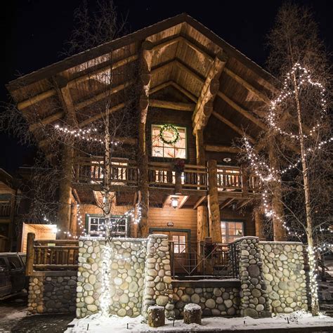 Buffalo Mountain Lodge | Canadian Rocky Mountain Resorts