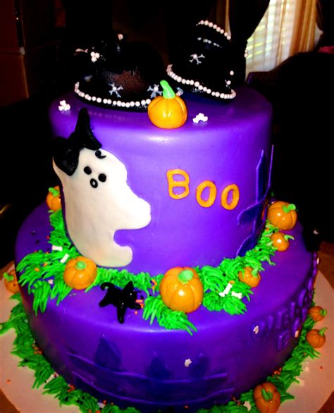 Halloween Baby Shower cake | Baby shower cakes, Halloween baby shower, Shower cakes