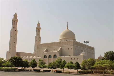 7 Mosques In Oman So Timeless & Magnificent You Would Be Amazed | Curly ...