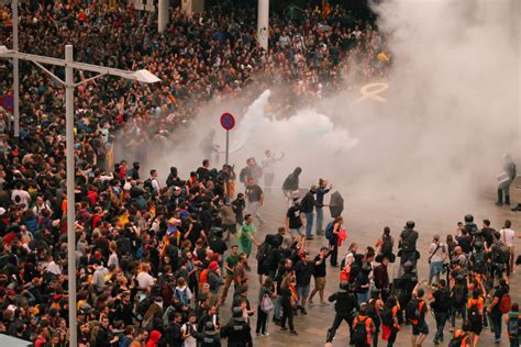 Protests erupt after Spain convicts leading Catalan separatists