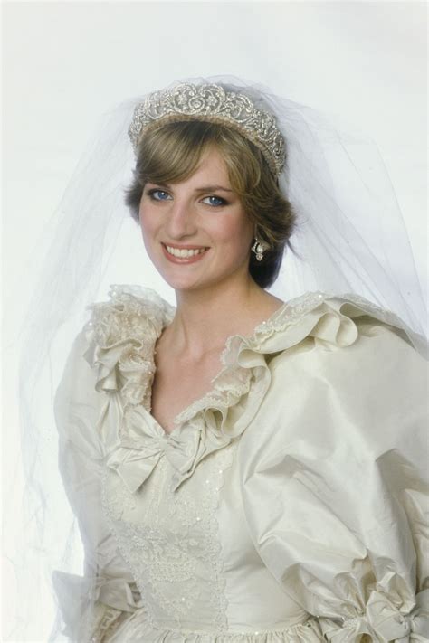 The 26 most gorgeous royal wedding tiara moments of all time – Artofit