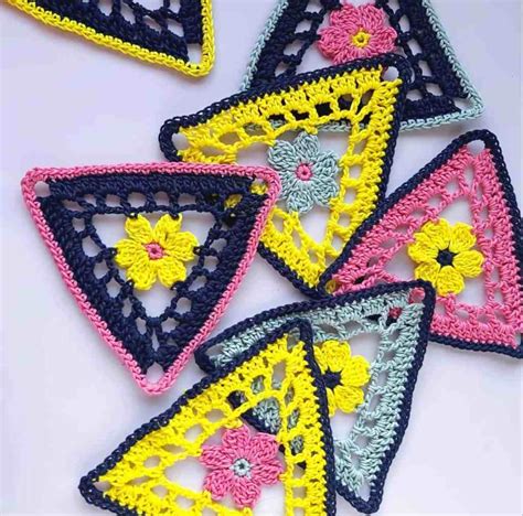 Crochet Flower Bunting - Free Pattern - Annie Design Crochet