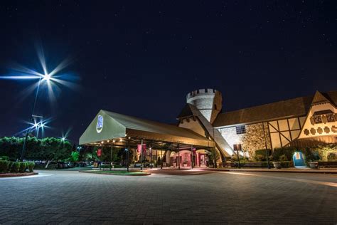 Anaheim Majestic Garden Hotel Is Celebrating Their 50th Anniversary