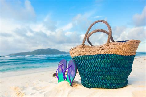 10 Best Beach Bags in 2022 - Road Affair