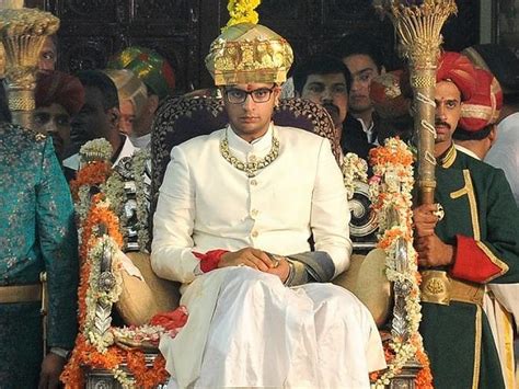 Mysuru King Yaduveer Krishnadatta Chamaraja Wadiyar has confirmed that he will run for charity ...