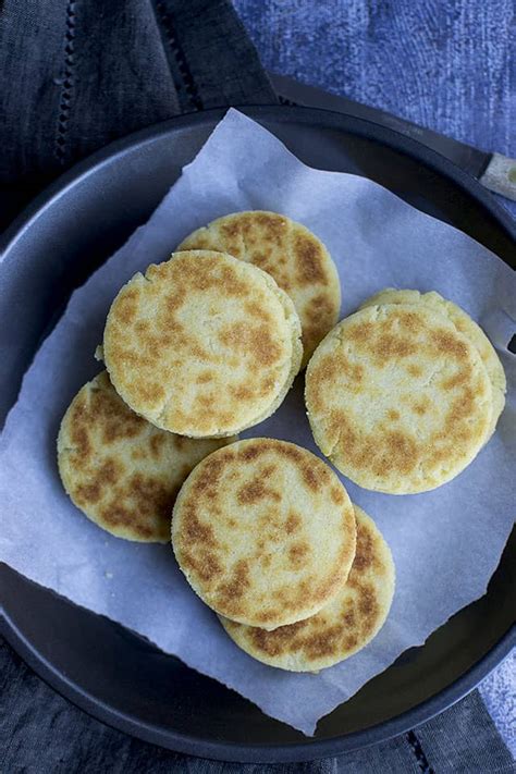 Moroccan Harcha (Semolina Flatbread Recipe) - Cook's Hideout