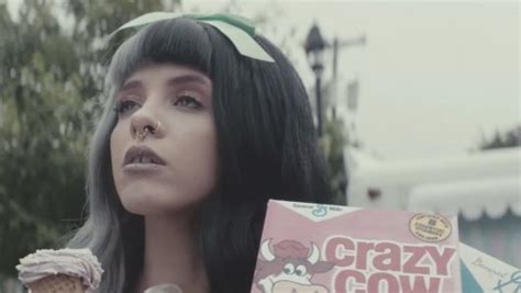 Melanie Martinez "Milk and Cookies" (Melanie Martinez, dir.) | VideoStatic