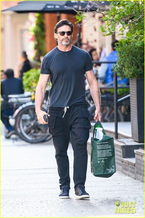 Hugh Jackman Spends the Afternoon Shopping in NYC: Photo 4978858 | Hugh ...