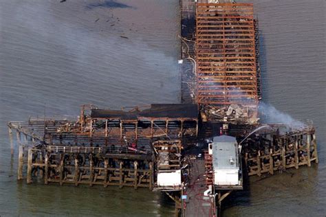 BBC News | In pictures | Southend Pier fire