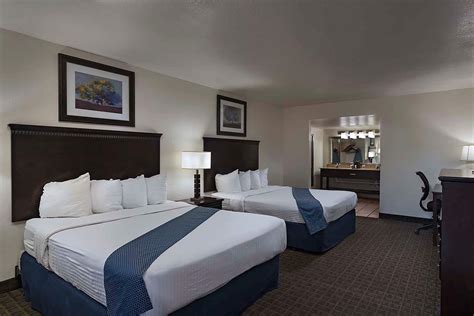 Stevens Inn a Howard Johnson by Wyndham | Carlsbad, NM Hotels