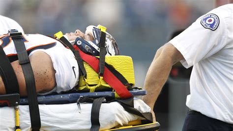 Derek Wolfe injury: Broncos defensive end taken off field in ambulance ...