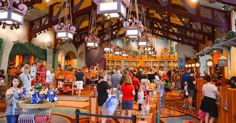 Top 10 Gift Shops at Walt Disney World • DisneyTips.com