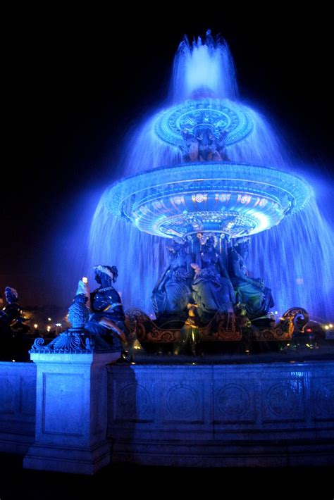 blue fountain | Nuit Blanche | Robyn Lee | Flickr