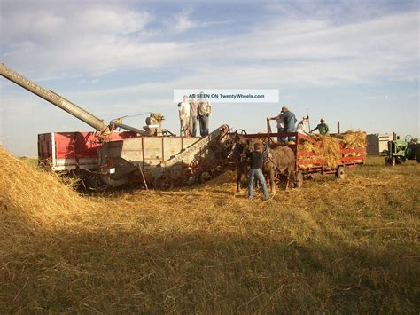 1920 ' S Mccormick Deering 28 " Threshing Machine