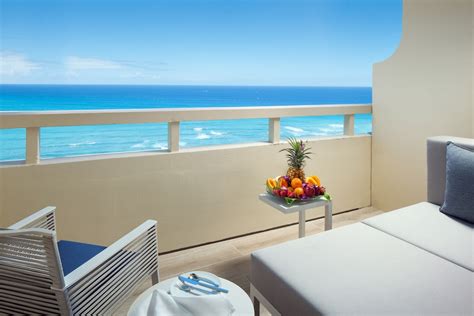 Sheraton Waikiki Honolulu, Hawaii, US - Reservations.com