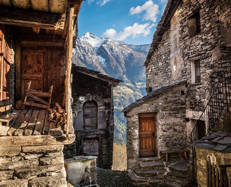 Lost Village - In the Italian Alps there is an hidden village, reachable only by foot. Savogno ...