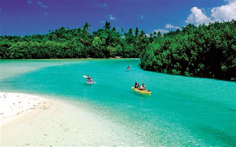 Vanuatu — Poppys on the Lagoon