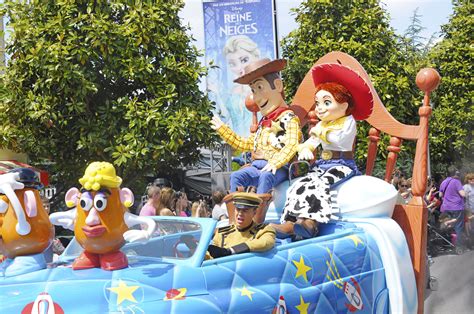 Disney Stars 'n' Cars Parade, Woody, Jessie, Toy Story, Walt Disney ...