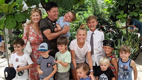 Donny Osmond Shares Photo With All 10 Grandkids and Wife Debbie